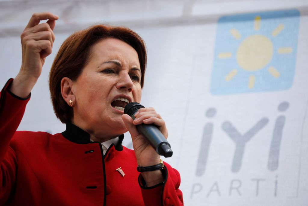 ميرال أكشنار تعلق على الاتفاق السري بين كليجيدار أوغلو وأوميت أوزداغ